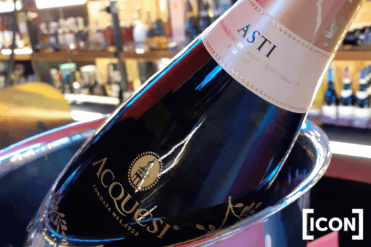 Asti Dolce Acquesi w coolerze